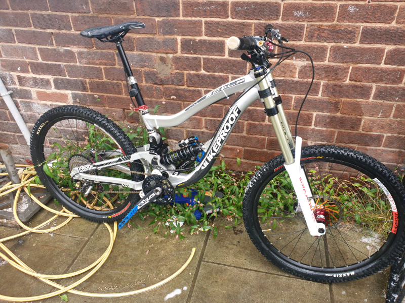 nukeproof scalp downhill bike